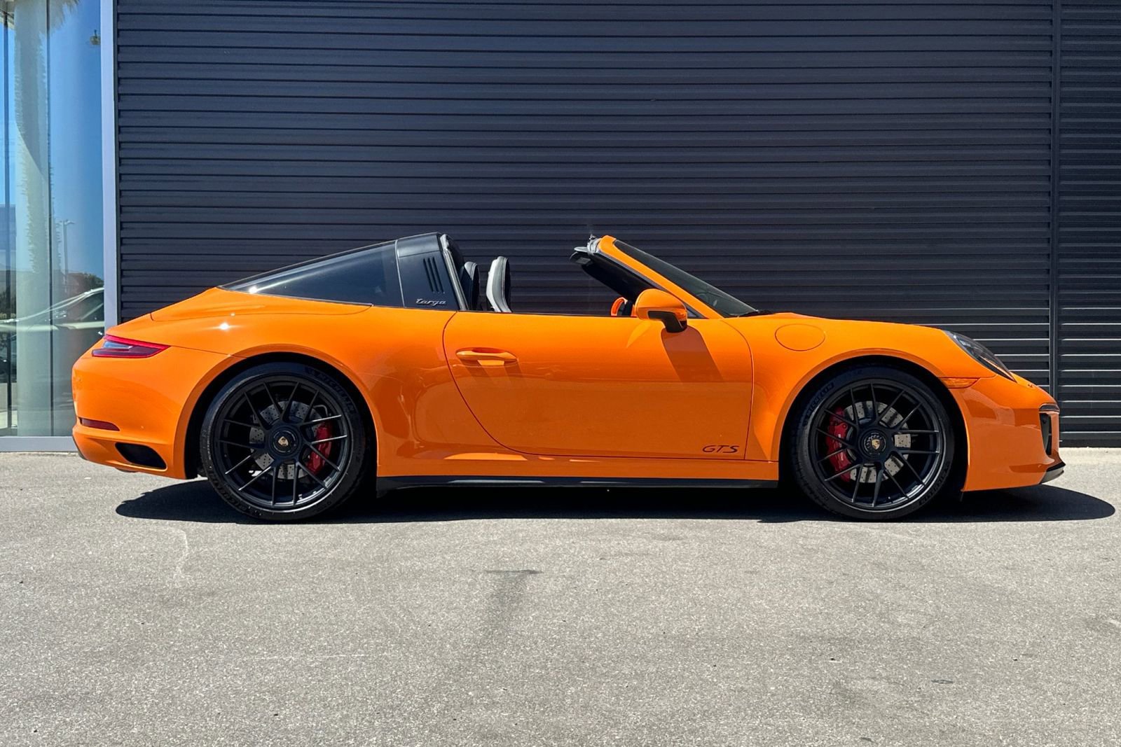 Used 2018 Porsche 911 Targa 4 GTS image 9