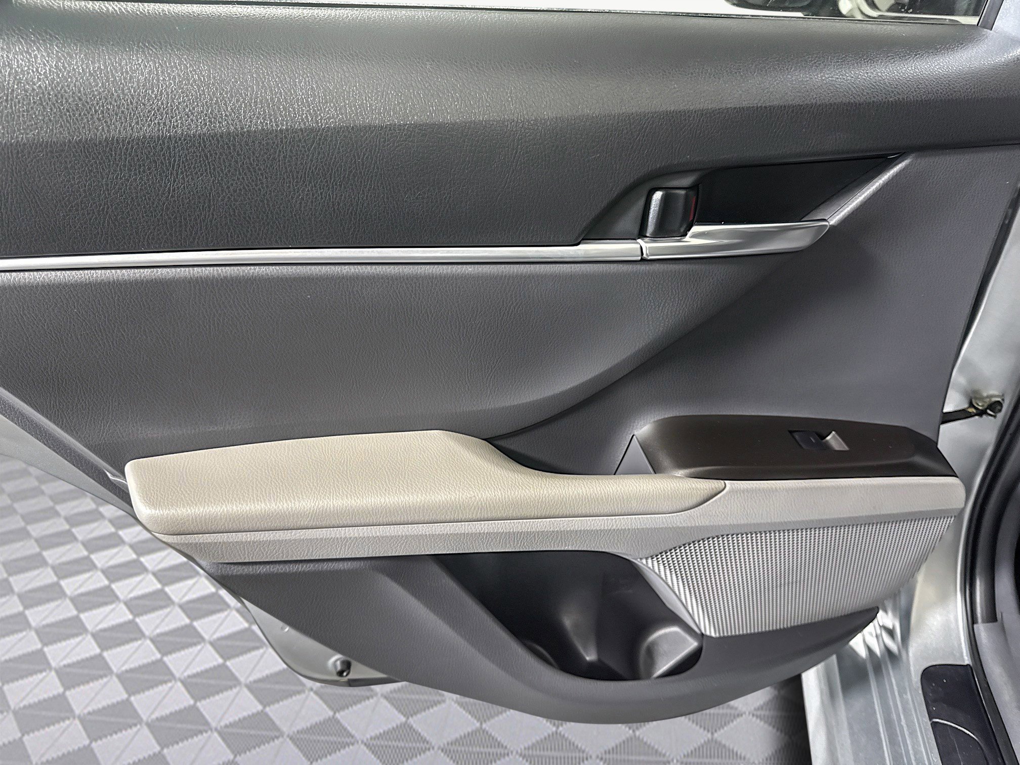 Used 2023 Toyota Camry SE image 23