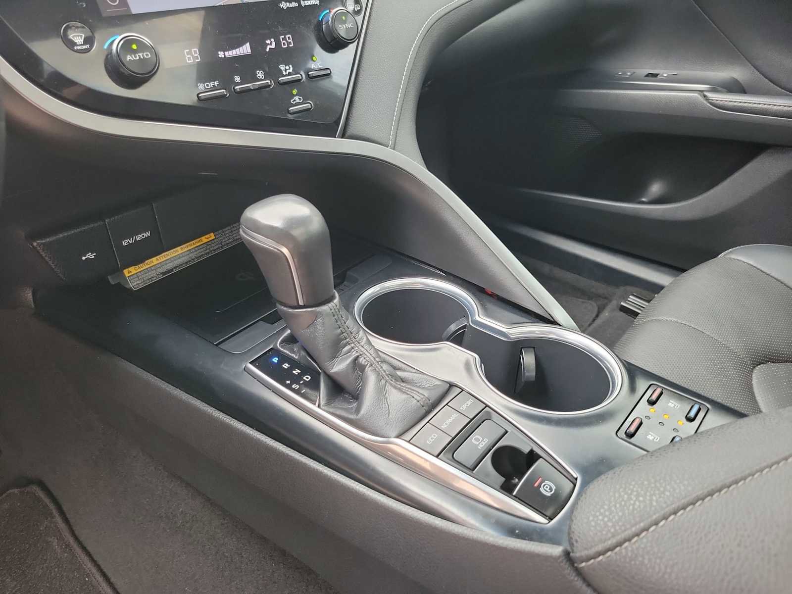 Used 2020 Toyota Camry XSE w/ Driver Assist Package image 21