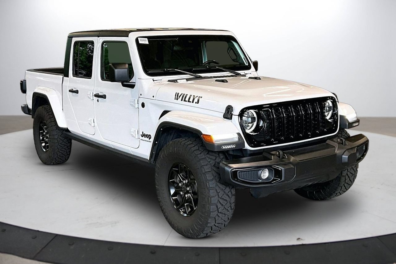 Certified 2024 Jeep Gladiator Sport AWD/4WD image 2