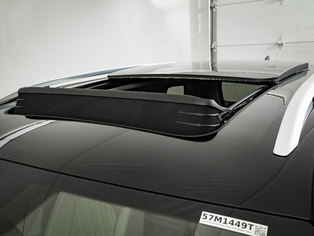 Used 2025 Volkswagen Atlas SEL Premium R-Line image 14