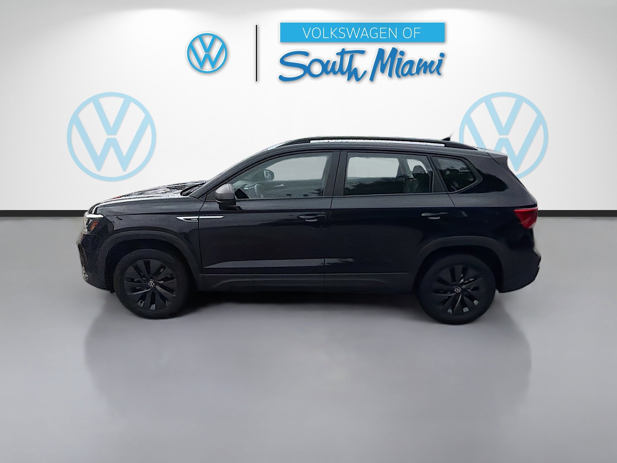 Certified 2023 Volkswagen Taos S image 4