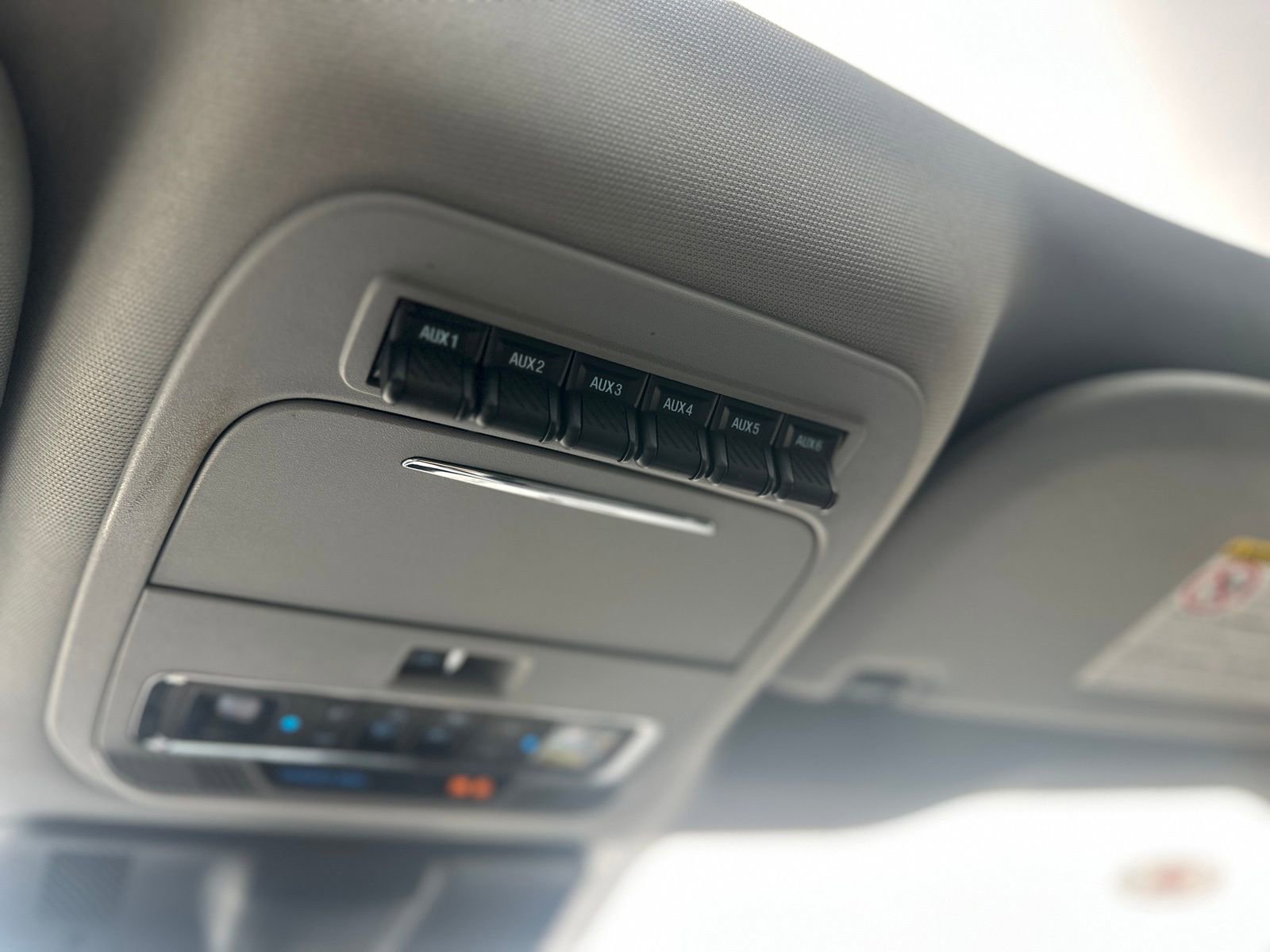 Used 2023 Ford F350 Lariat w/ Lariat Ultimate Package image 7