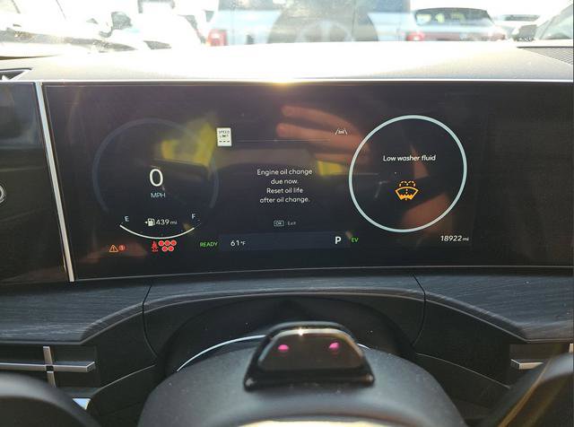 Used 2025 Hyundai Santa Fe Limited image 4