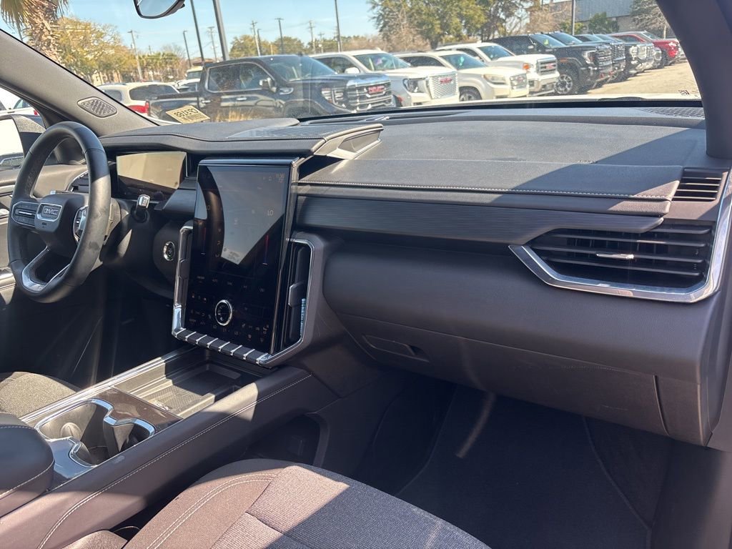 Used 2025 GMC Acadia Elevation image 30