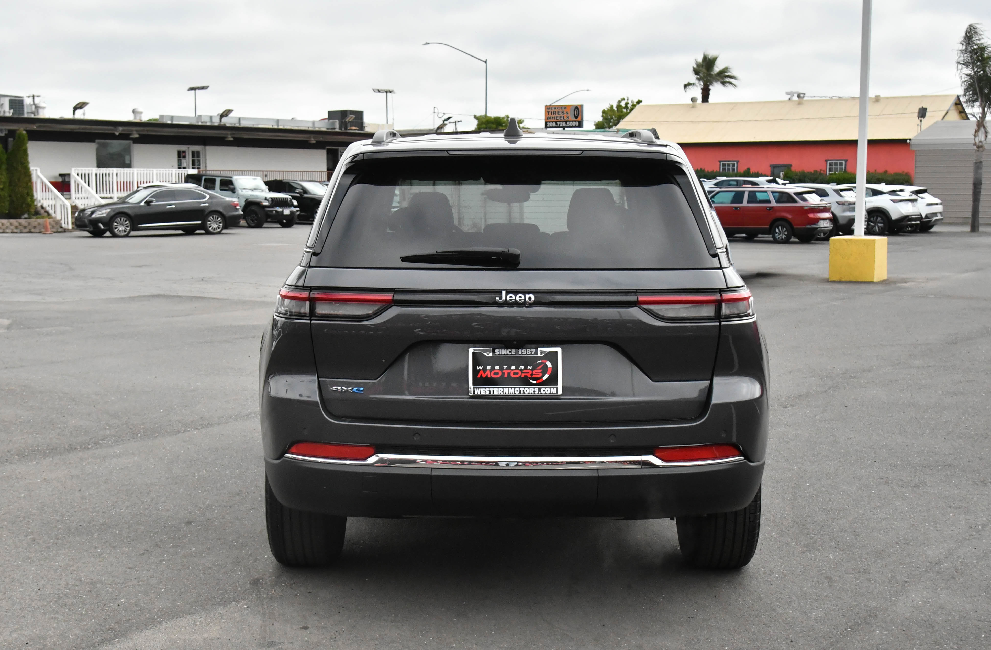 Used 2023 Jeep Grand Cherokee 4WD 4xe image 7