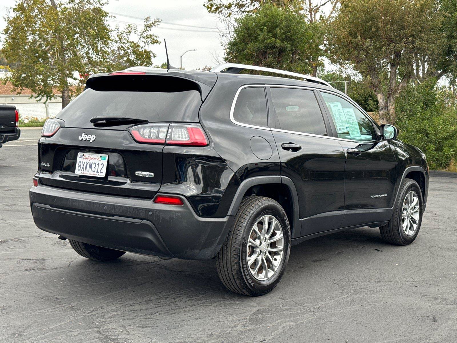 Used 2021 Jeep Cherokee Latitude Plus w/ Sun & Sound Group AWD/4WD image 12