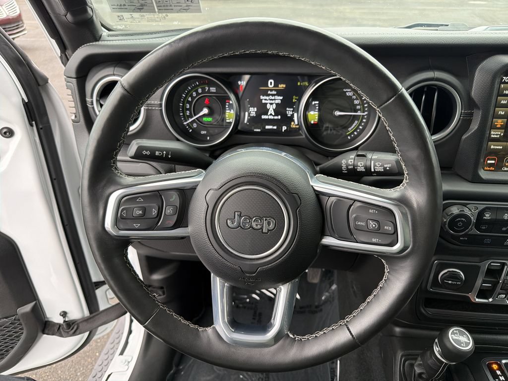 Used 2023 Jeep Wrangler Unlimited Sahara w/ Cold Weather Group AWD/4WD image 23