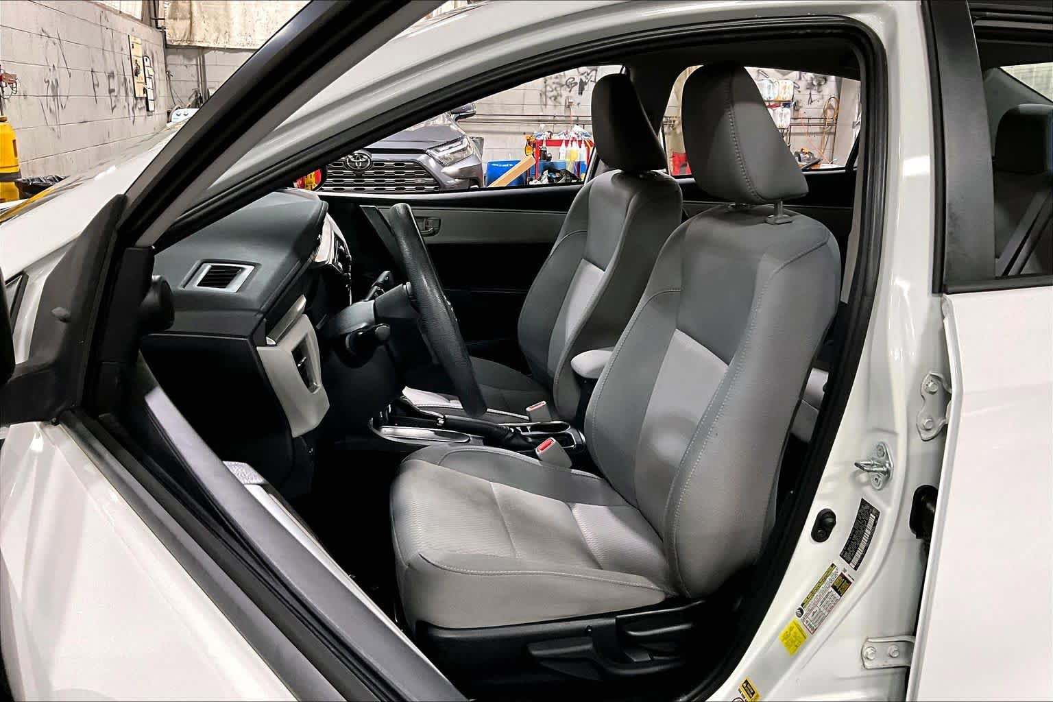Used 2015 Toyota Corolla LE FWD image 8