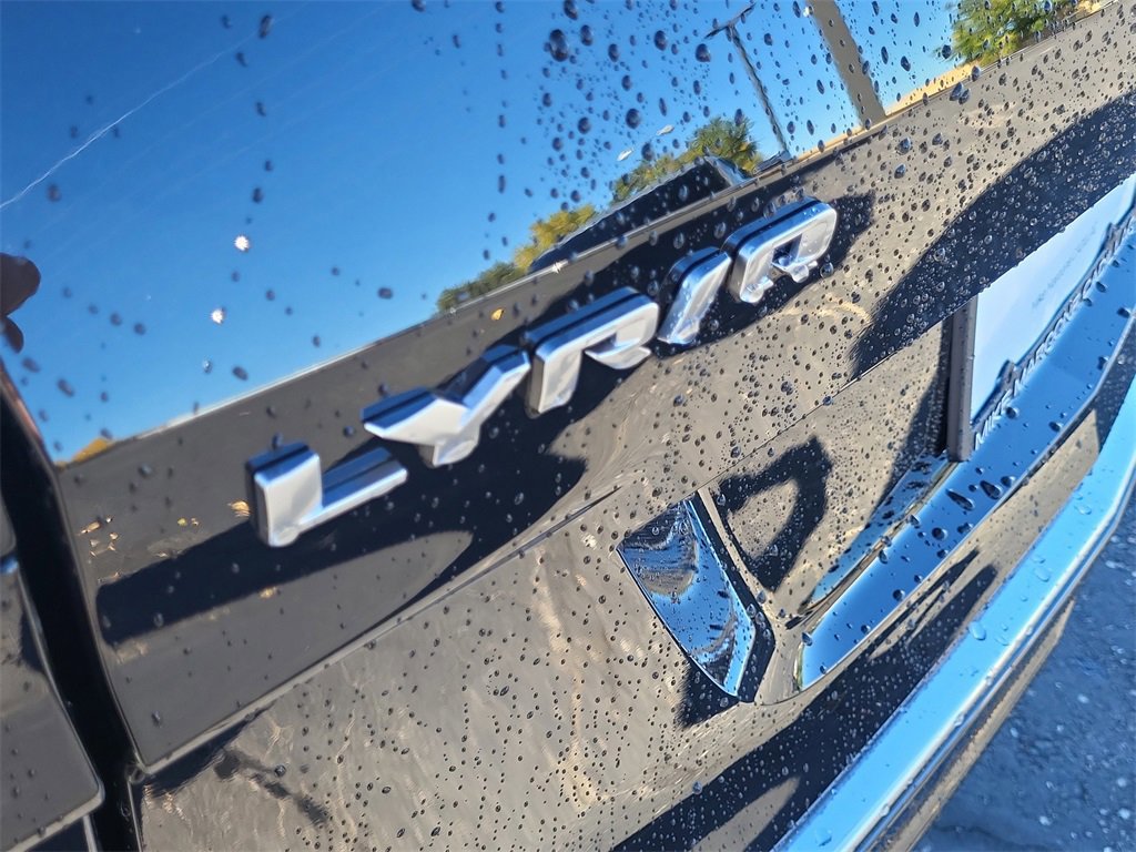 New 2026 Cadillac Lyriq Signature Luxury image 8