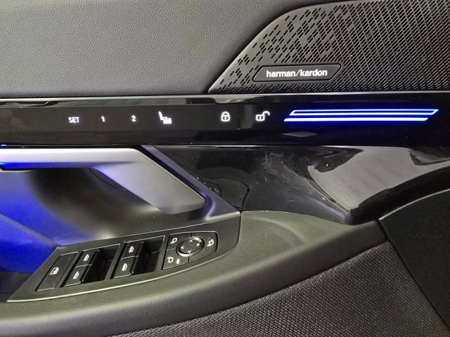 New 2025 BMW 530i xDrive w/ Premium Package image 9