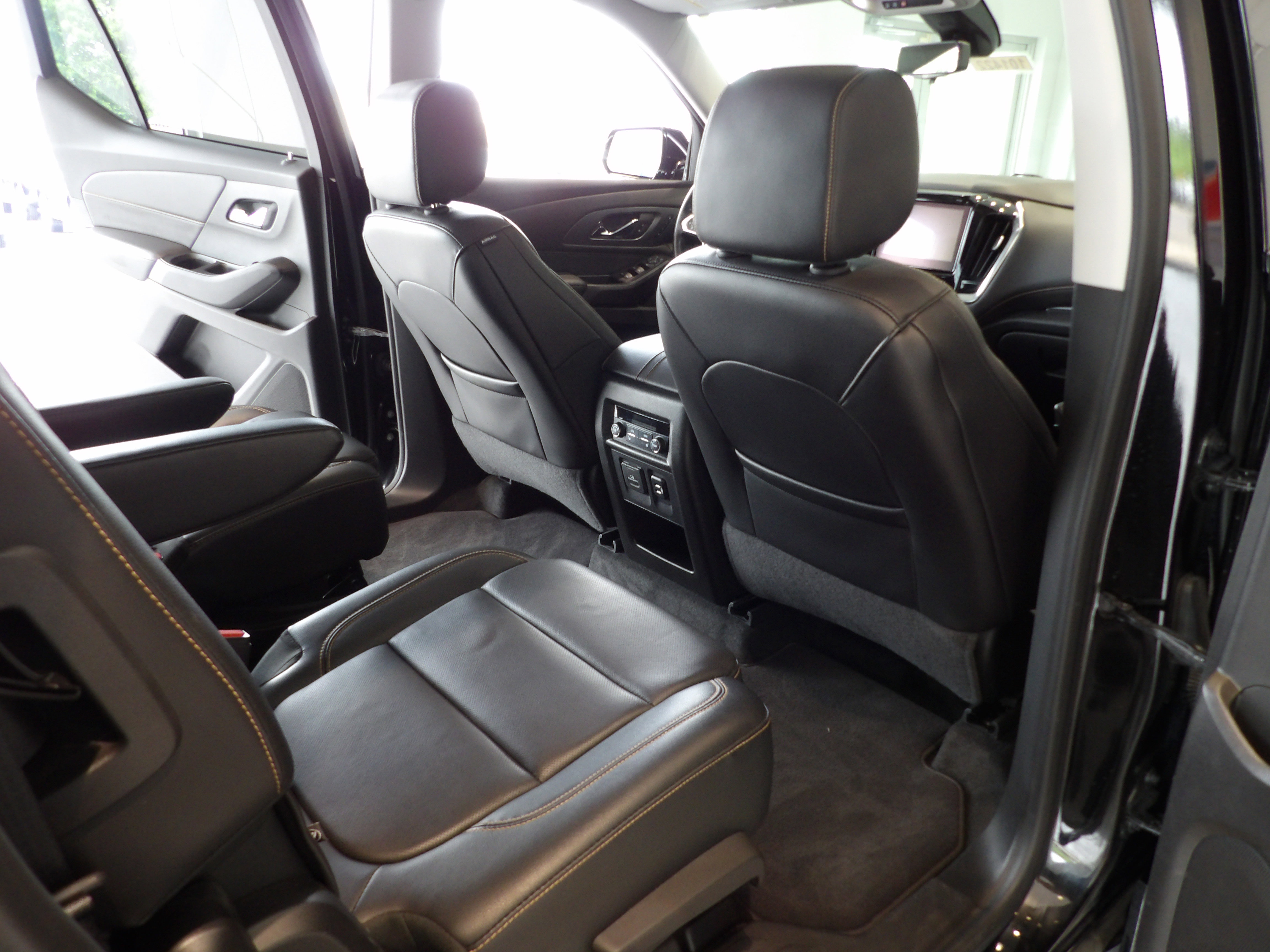 Used 2018 Chevrolet Traverse Premier AWD/4WD image 24
