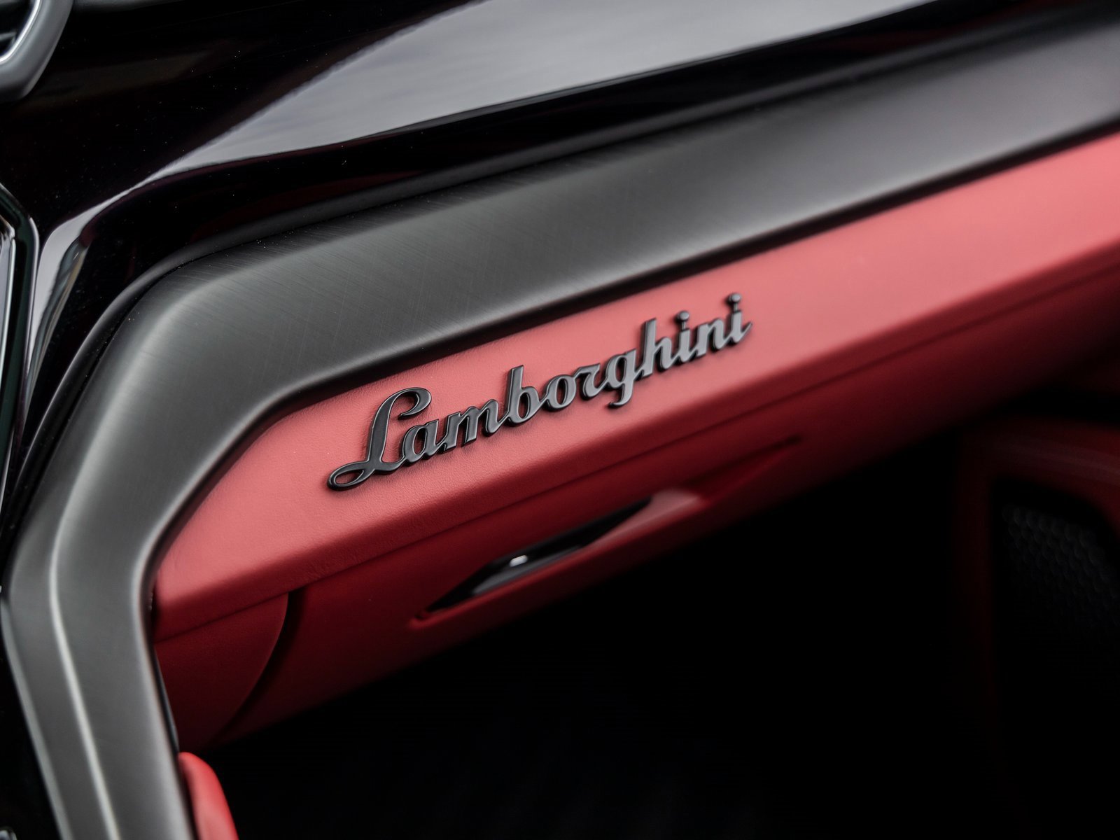 Used 2024 Lamborghini Urus S image 31