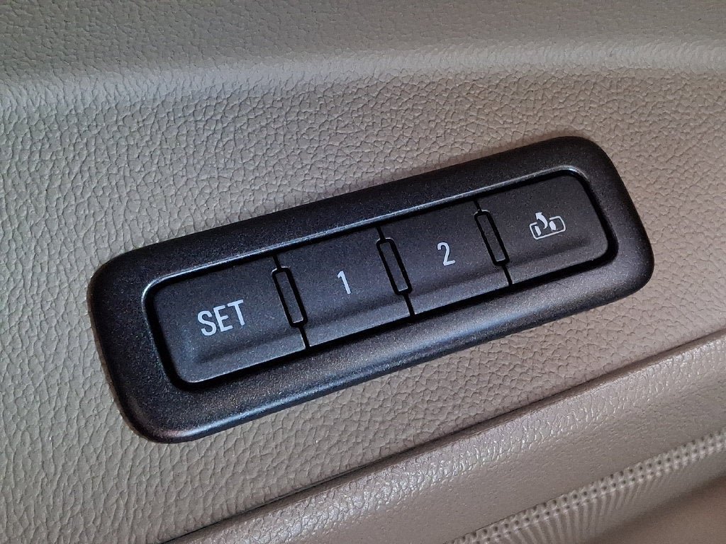 Used 2018 Chevrolet Tahoe Premier AWD/4WD image 27