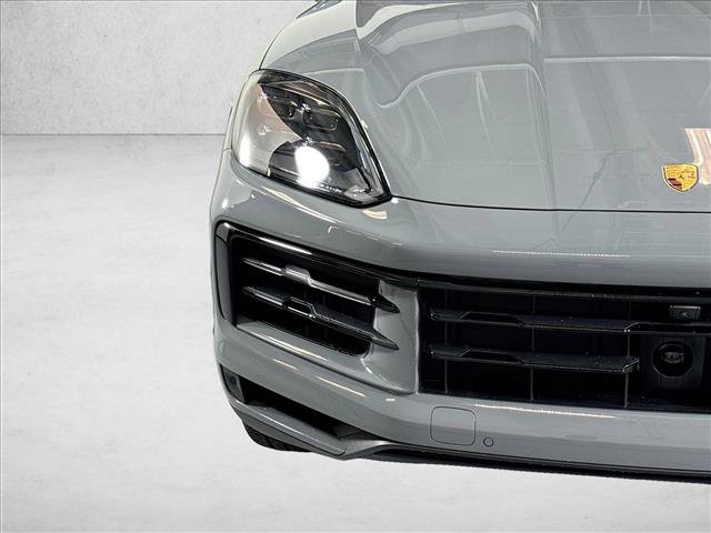 Used 2026 Porsche Cayenne AWD/4WD image 28