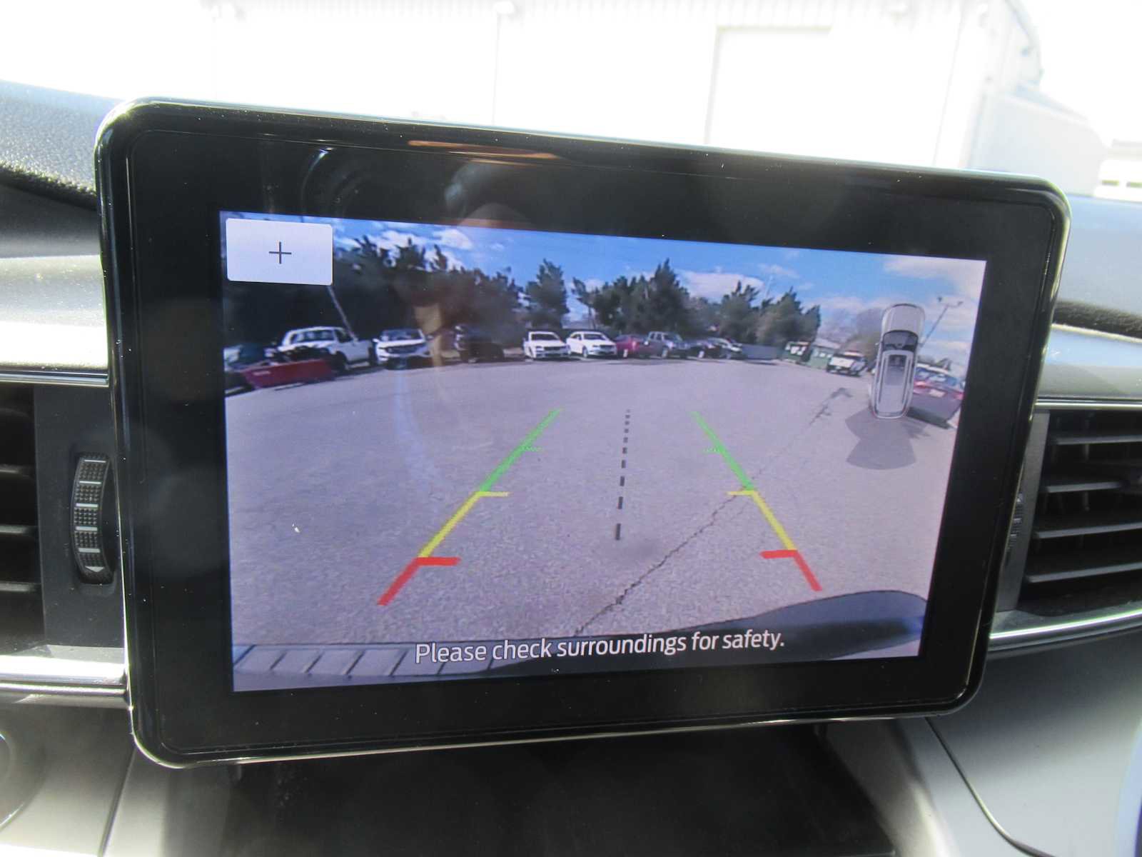 Used 2022 Ford Explorer XLT w/ Equipment Group 202A image 29