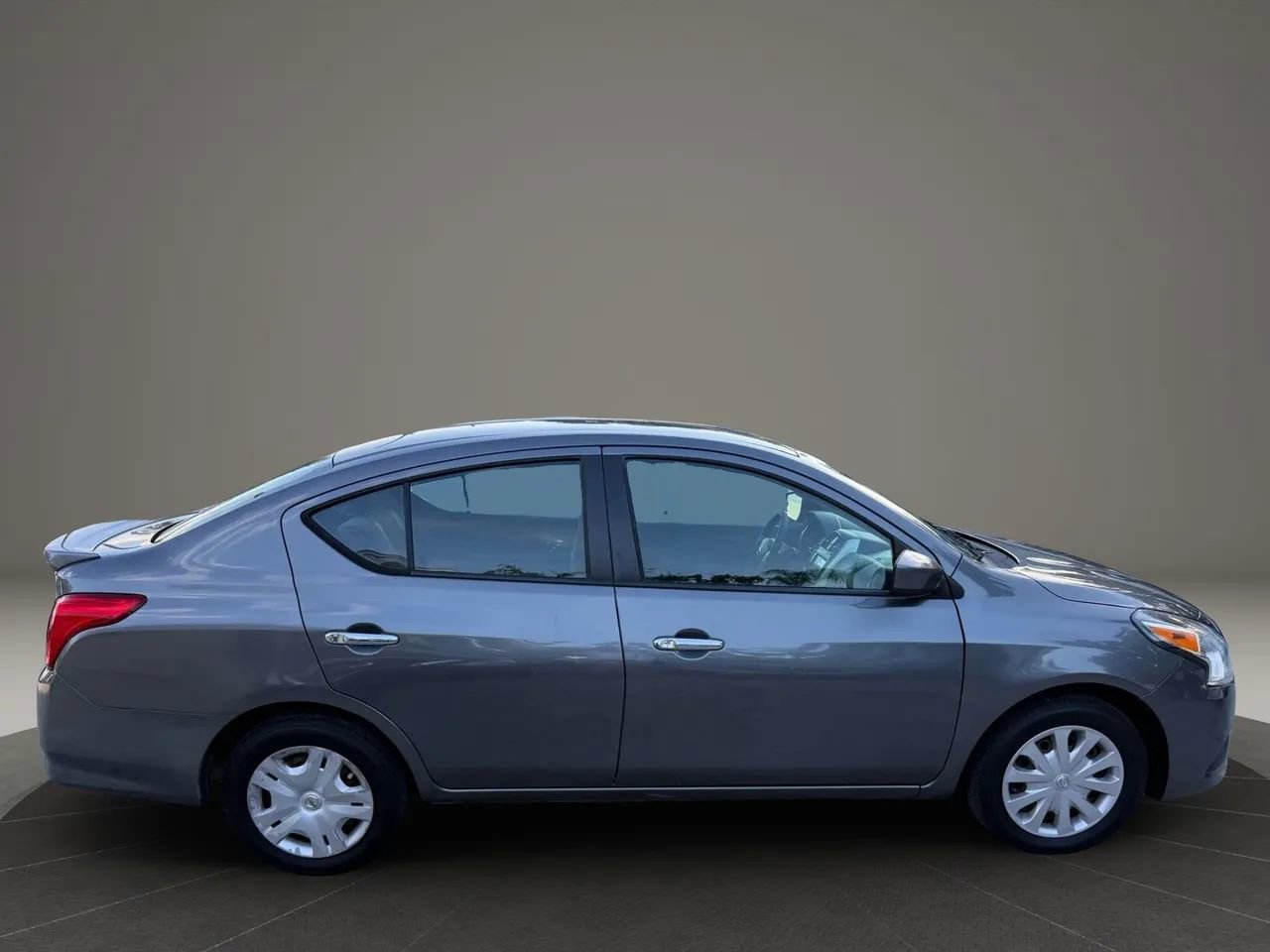 Used 2019 Nissan Versa SV image 6