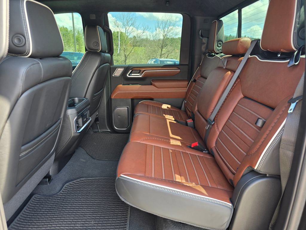 Used 2025 GMC Sierra 2500 Denali Ultimate image 10