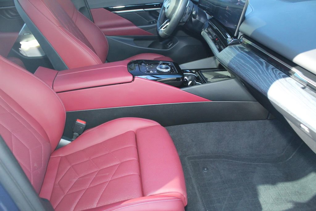 Certified 2024 BMW 530i xDrive w/ Executive Package image 26