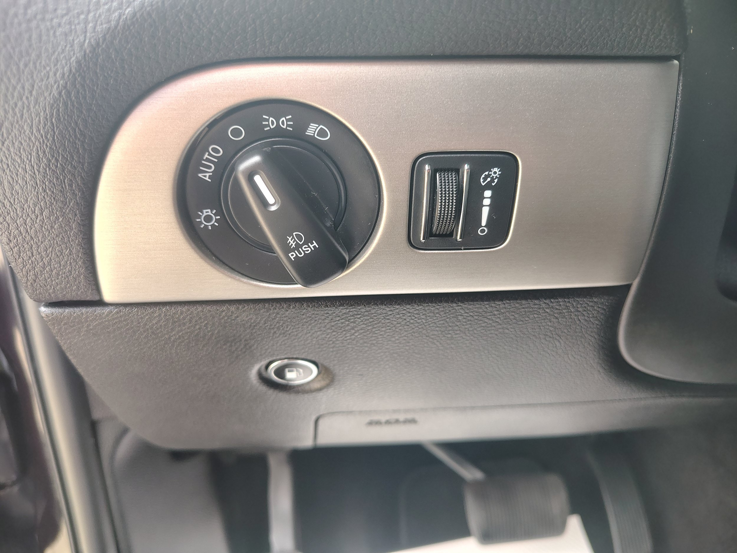 Certified 2020 Dodge Durango SXT AWD/4WD image 23