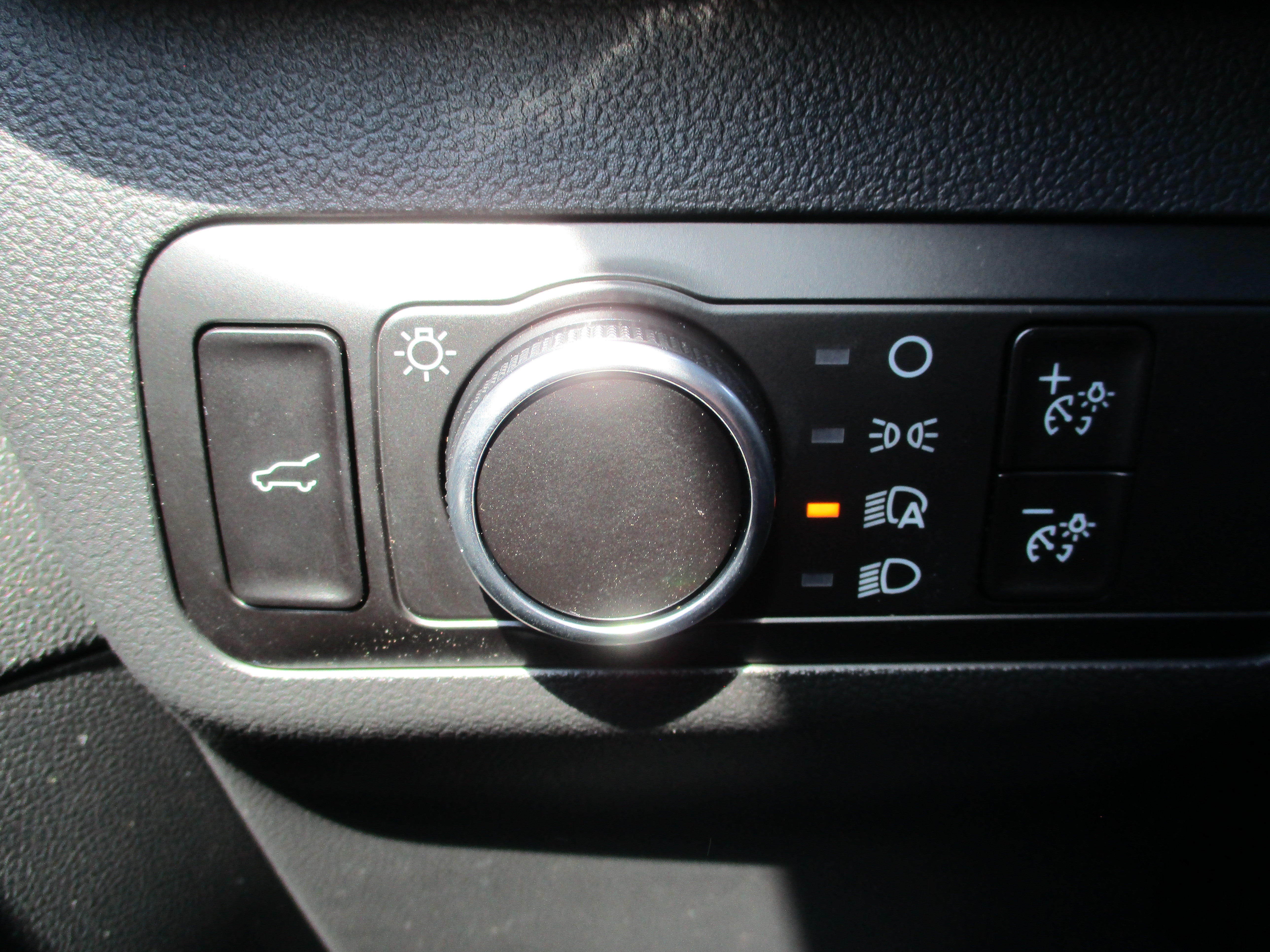 Used 2025 Ford Escape ST-Line w/ Tech Pack #1 FWD image 11