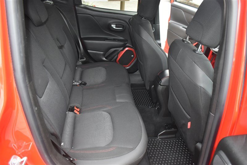 Used 2017 Jeep Renegade Trailhawk AWD/4WD image 27