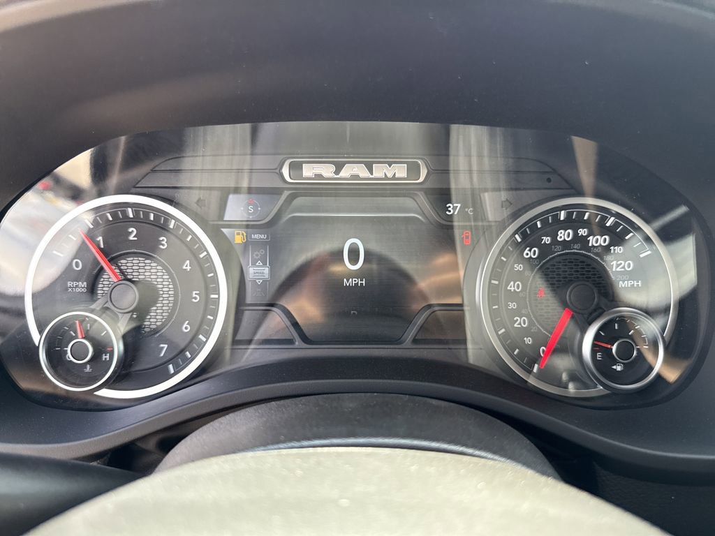 New 2026 RAM 1500 4x4 Crew Cab image 16