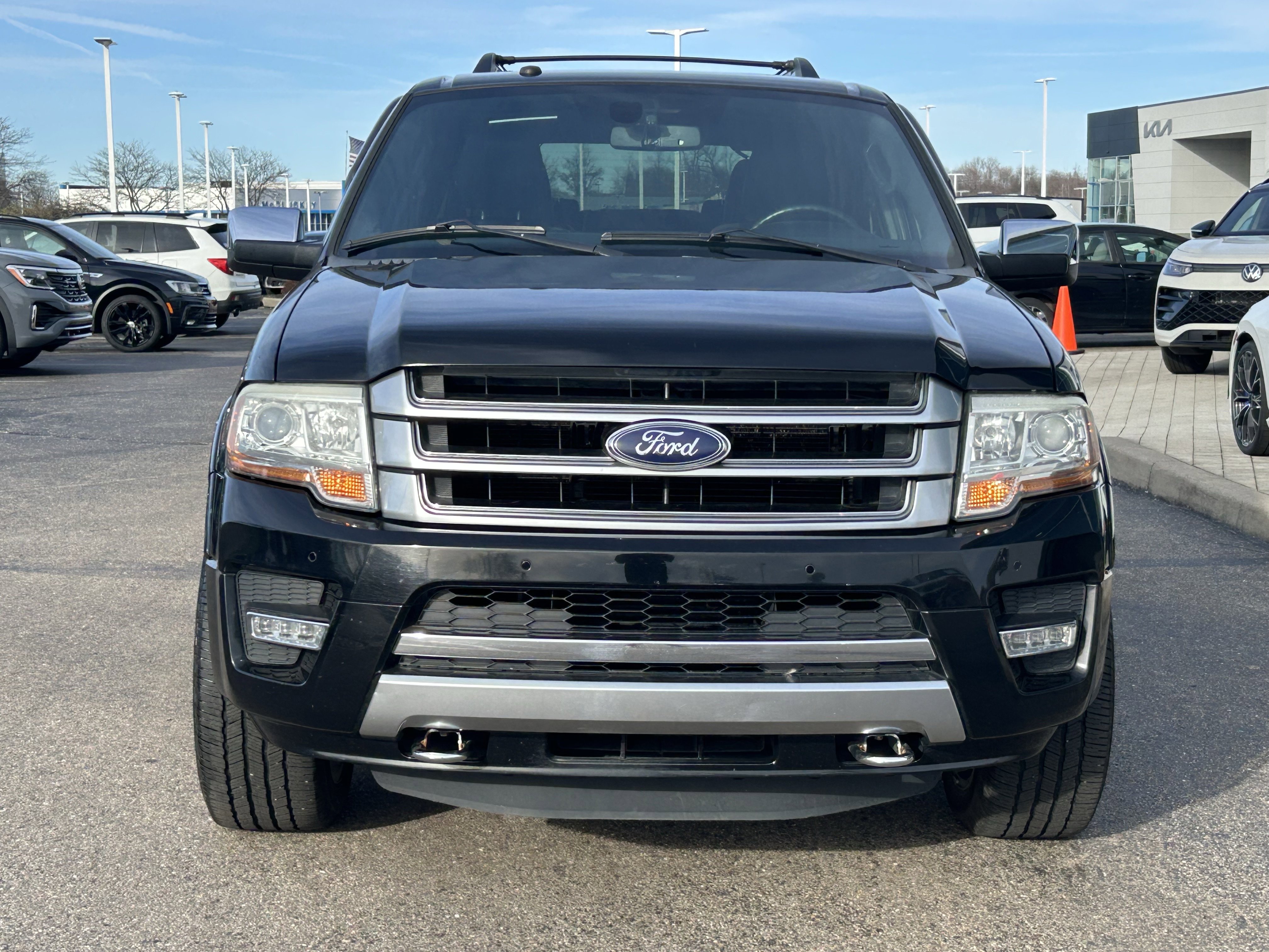 Used 2016 Ford Expedition Platinum image 2