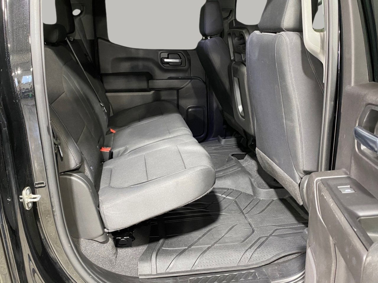 Used 2020 Chevrolet Silverado 1500 Custom w/ Custom Value Package image 17