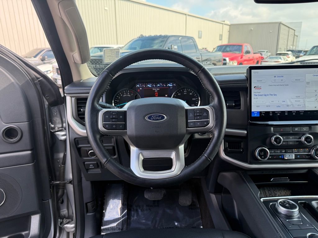 Used 2023 Ford Expedition Max XLT image 15