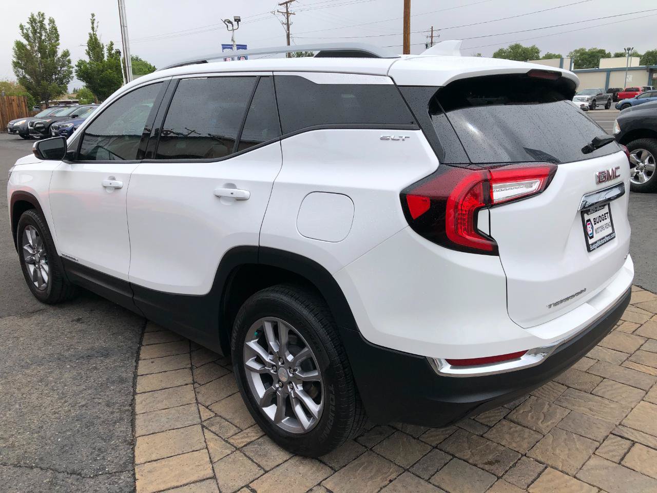 Used 2024 GMC Terrain SLT AWD/4WD image 4