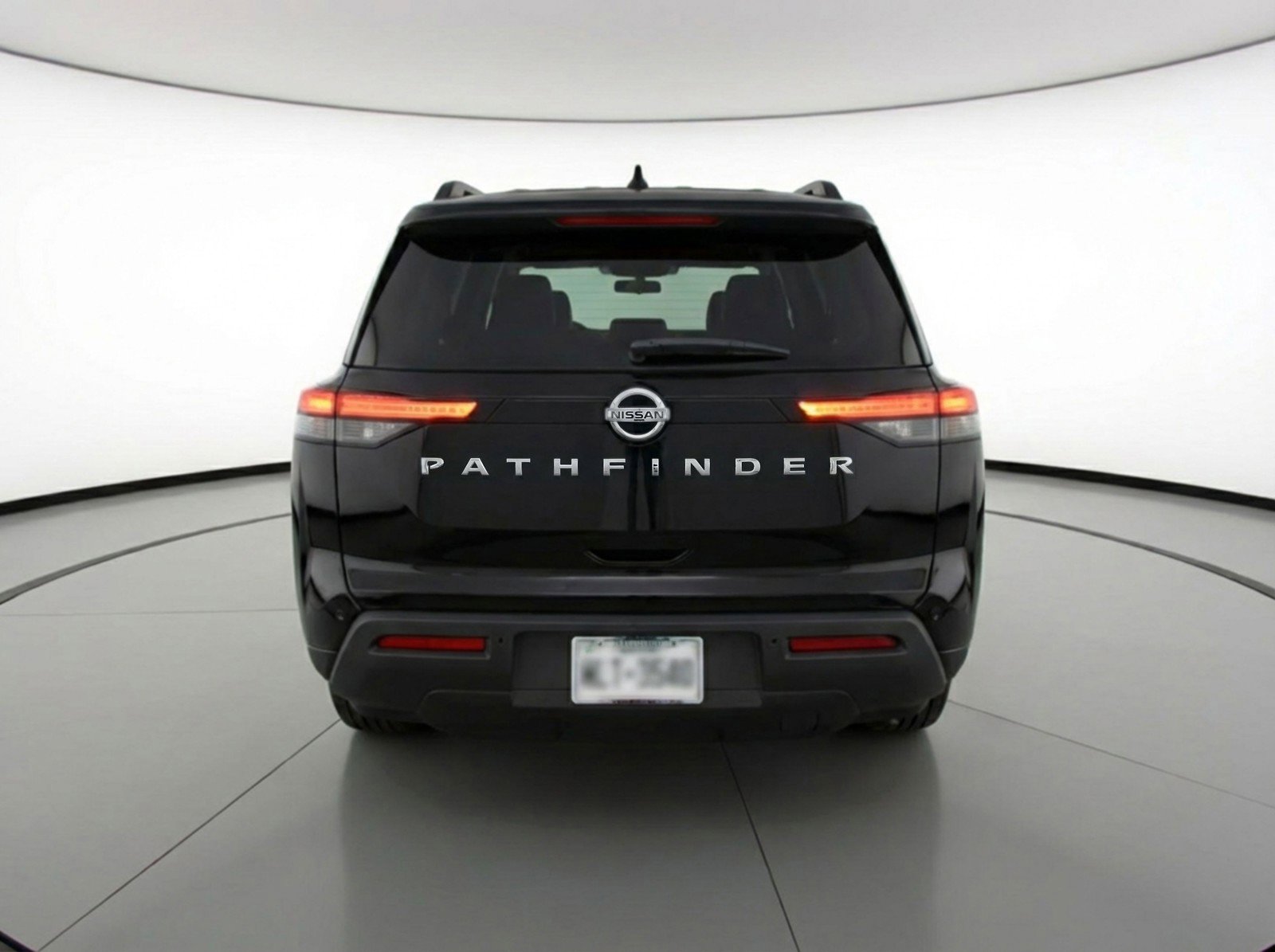 Used 2025 Nissan Pathfinder SV image 7