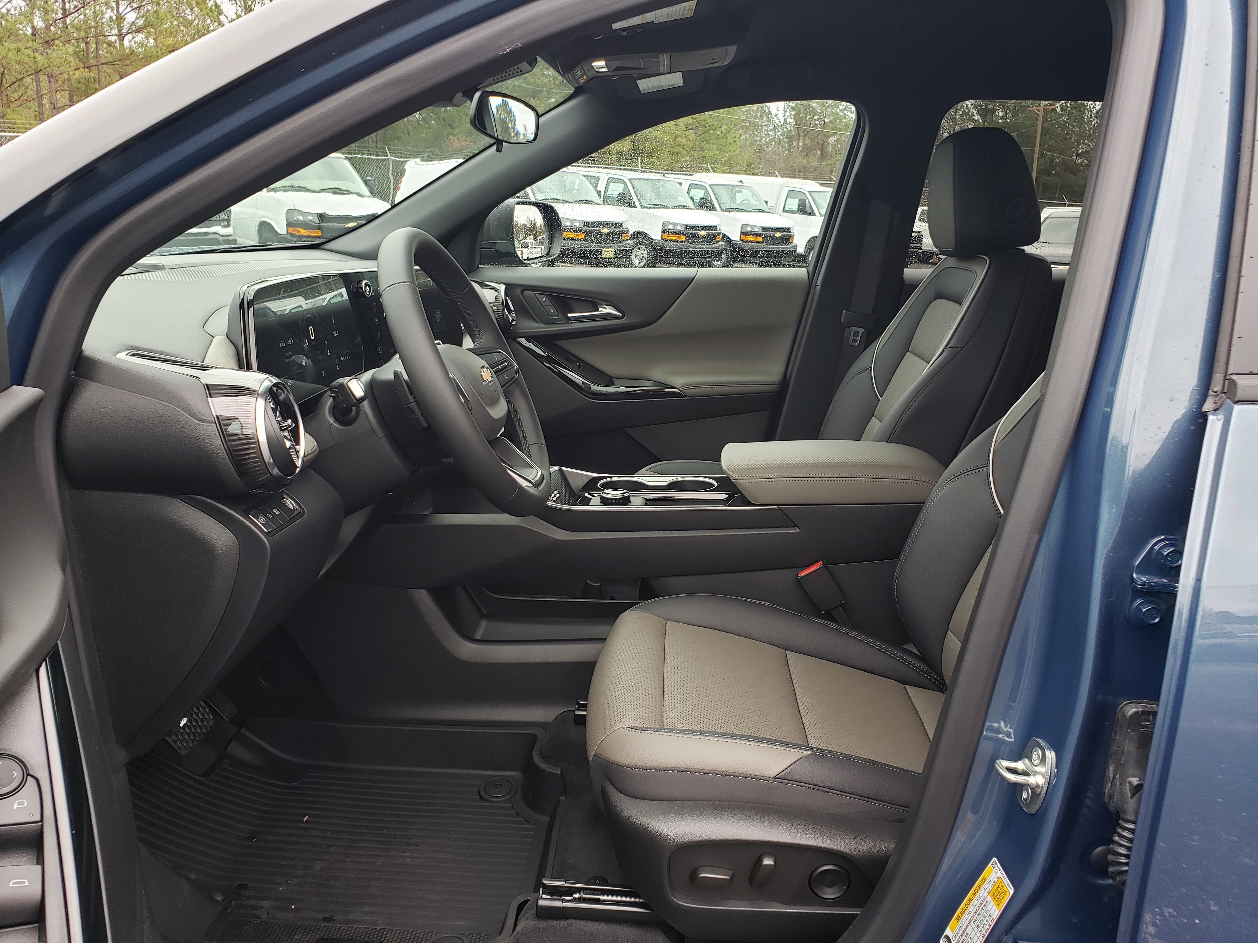 New 2026 Chevrolet Equinox LT w/ Convenience Package II image 32