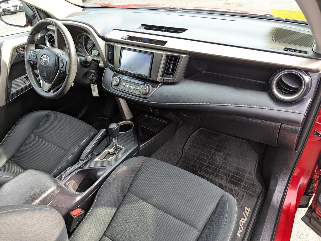 Used 2014 Toyota RAV4 XLE AWD/4WD image 31