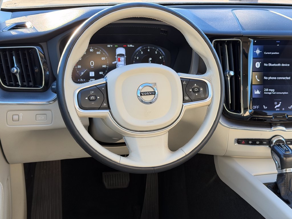 Used 2020 Volvo XC60 T5 Momentum AWD/4WD image 15