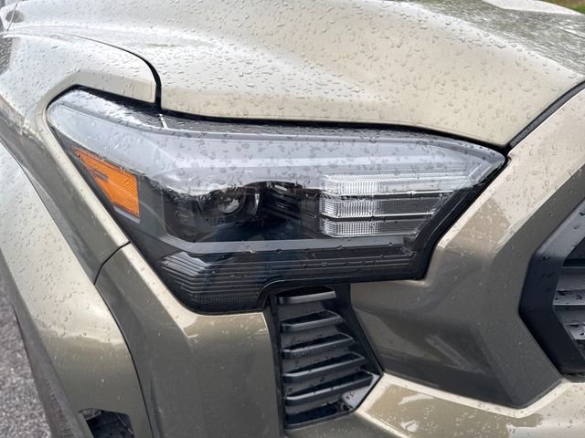 Certified 2024 Toyota Tacoma TRD Off-Road AWD/4WD image 12