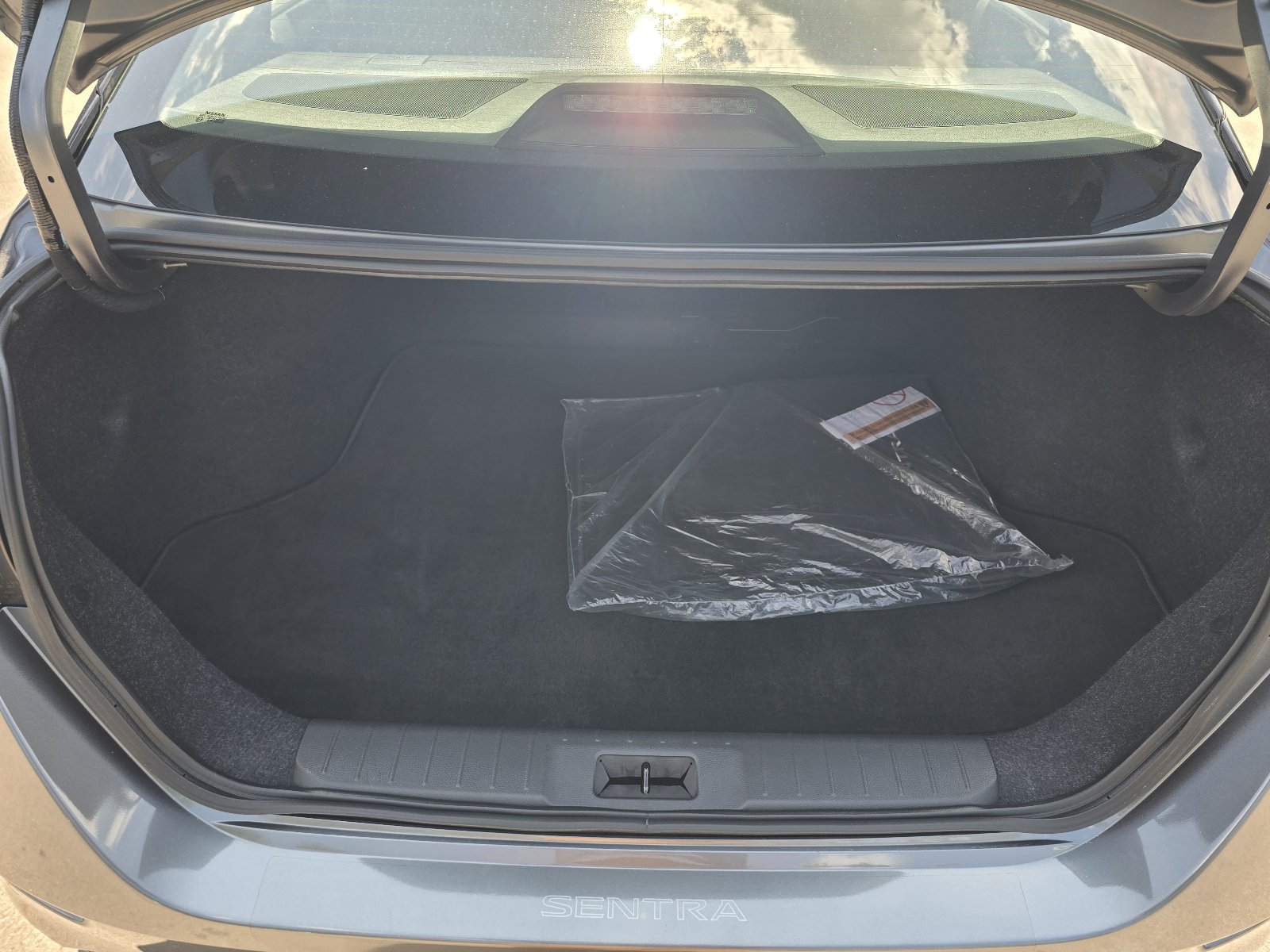 Used 2021 Nissan Sentra SR w/ SR Premium Package FWD image 26