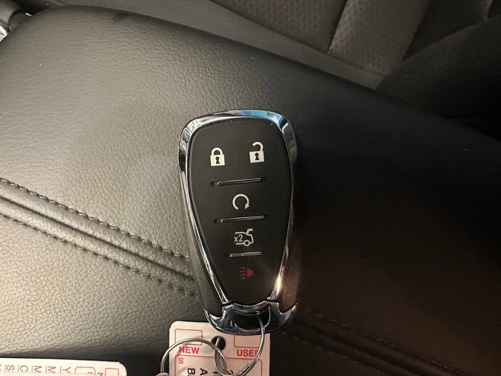 Used 2018 Chevrolet Malibu LT FWD image 17
