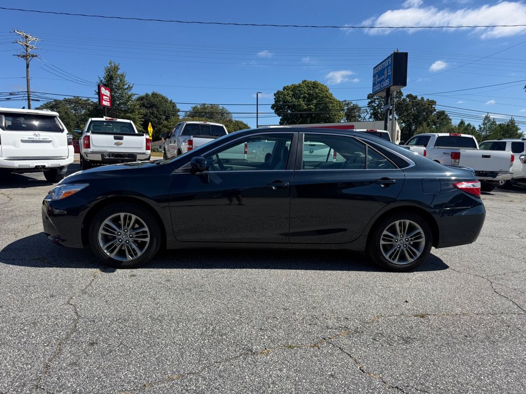 Used 2017 Toyota Camry SE FWD image 4