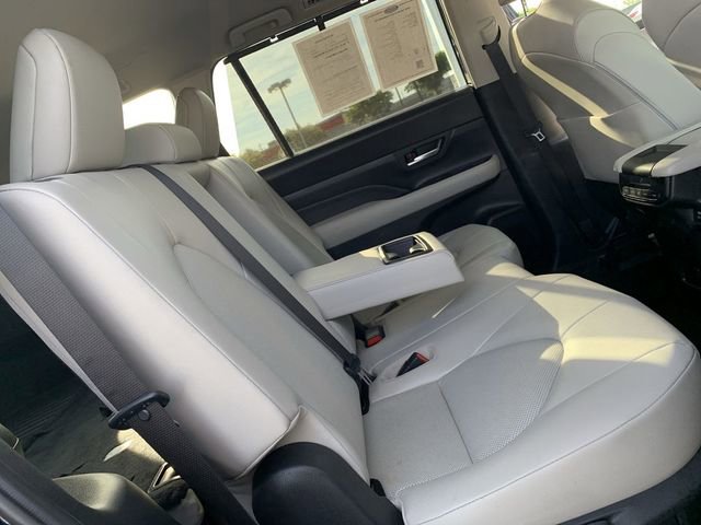 Certified 2024 Toyota Grand Highlander AWD image 12