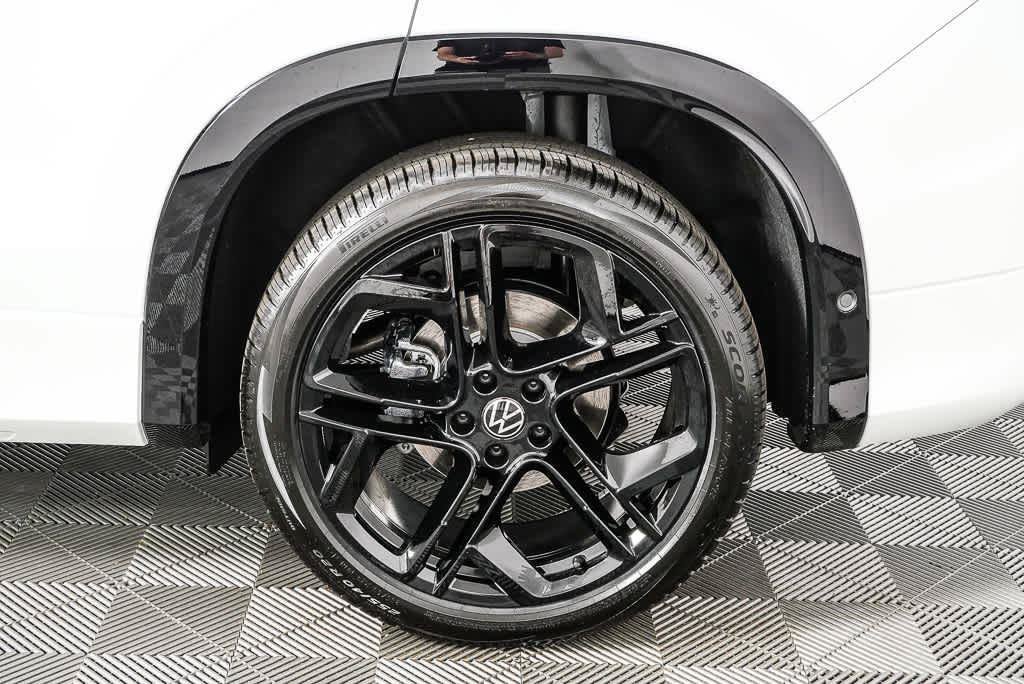 New 2026 Volkswagen Tiguan SE R-Line FWD image 39