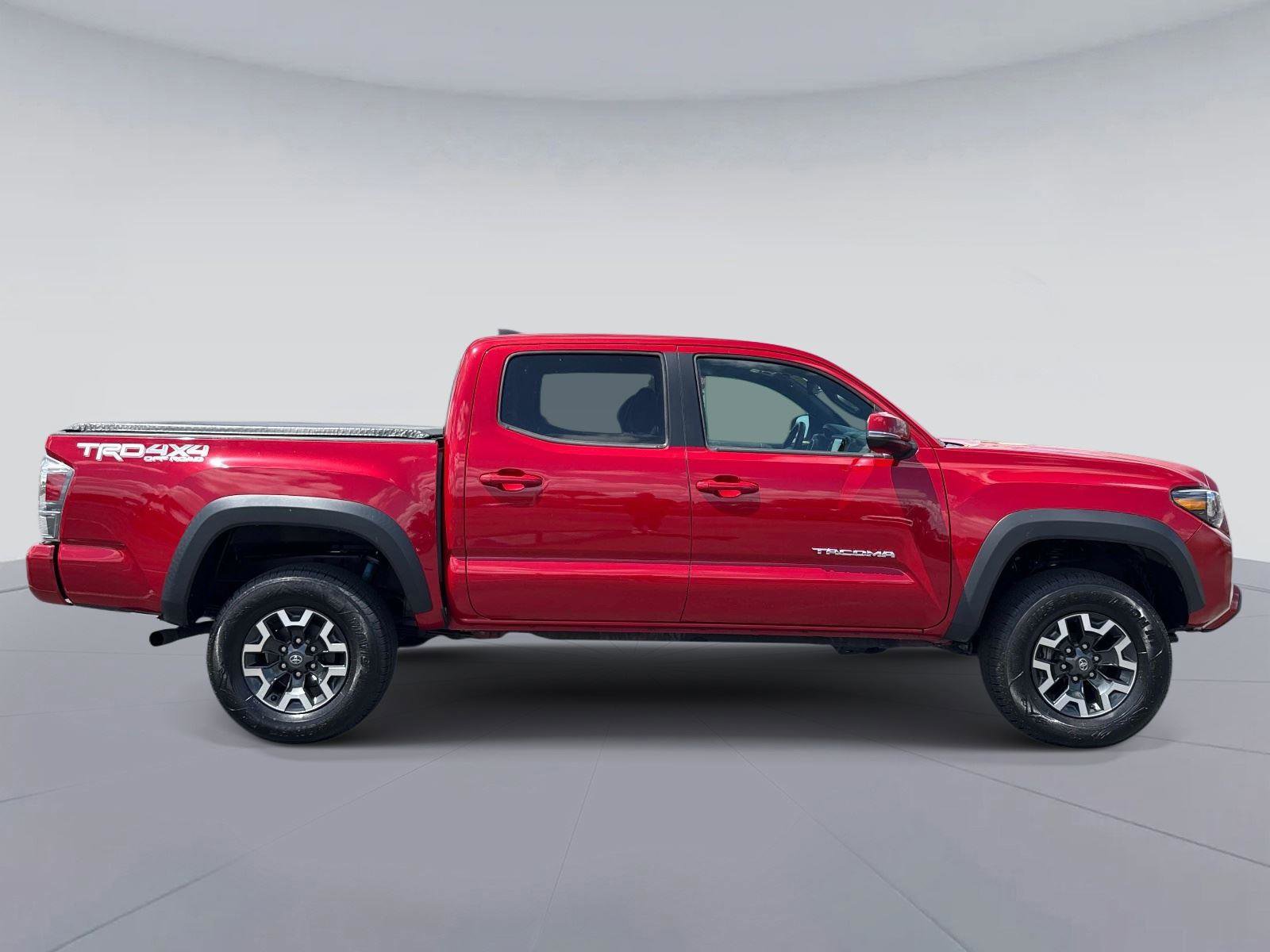 Used 2021 Toyota Tacoma TRD Off-Road w/ TRD Premium Off Road Package AWD/4WD image 2