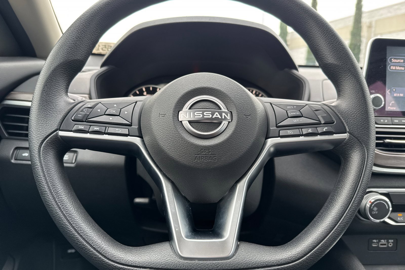 Used 2024 Nissan Altima 2.5 SV image 25