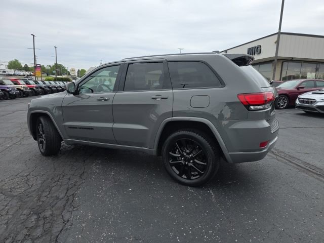 Used 2020 Jeep Grand Cherokee Altitude AWD/4WD image 4