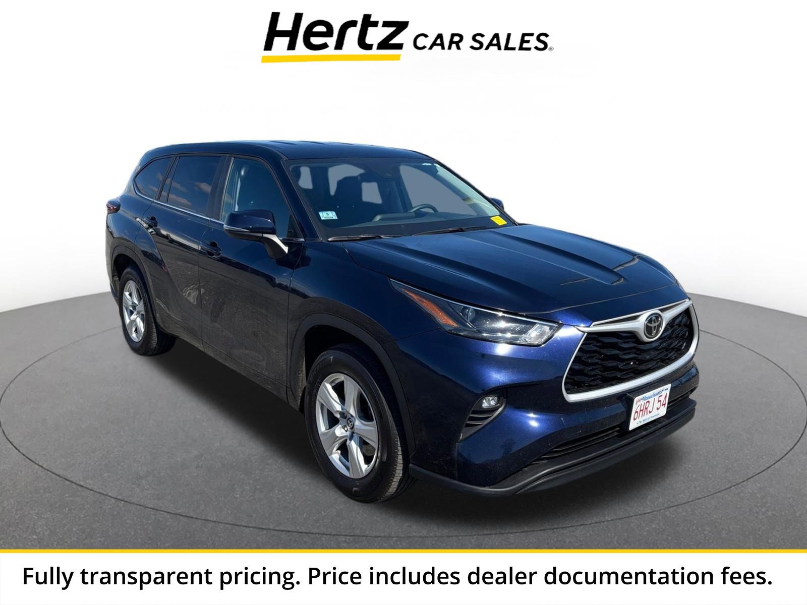 Used 2025 Toyota Highlander LE FWD image 1