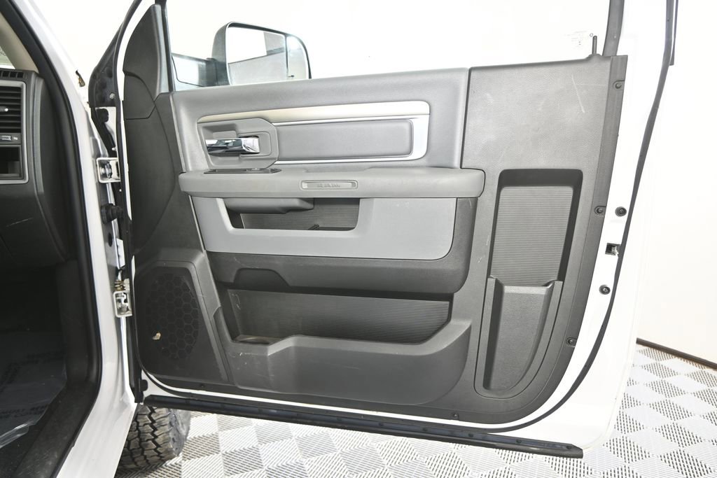 Used 2018 RAM 2500 Tradesman w/ Chrome Appearance Group image 15