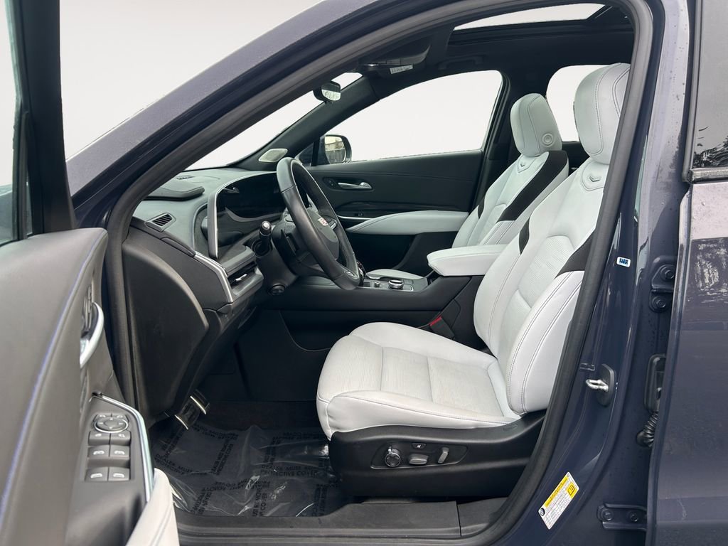 Used 2024 Cadillac XT4 Sport image 15