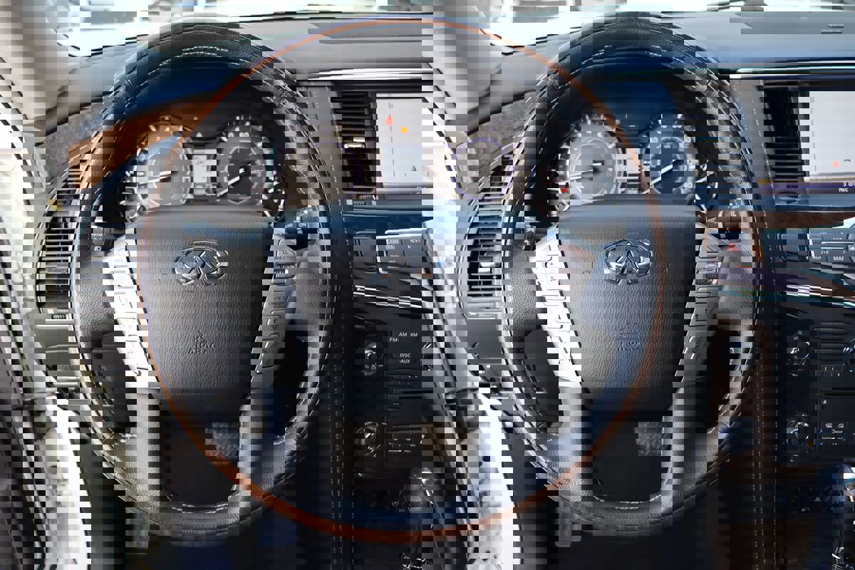 Used 2016 INFINITI QX80 Luxe w/ 22" Wheel Package image 16