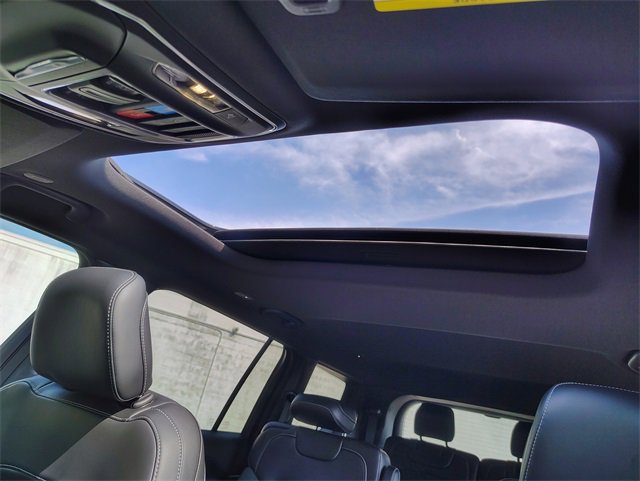 New 2025 Jeep Grand Cherokee L Altitude image 4