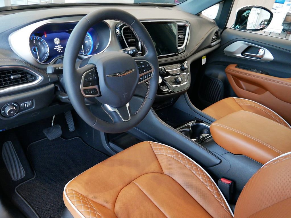 New 2026 Chrysler Pacifica Pinnacle image 6